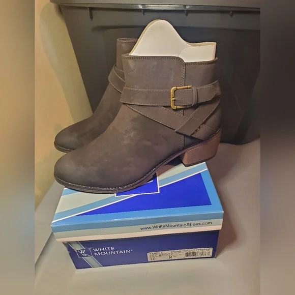 White mountain Yandra Brown Suede Smooth Buckled Western Boho Booties Size 10 - Picture 4 of 9